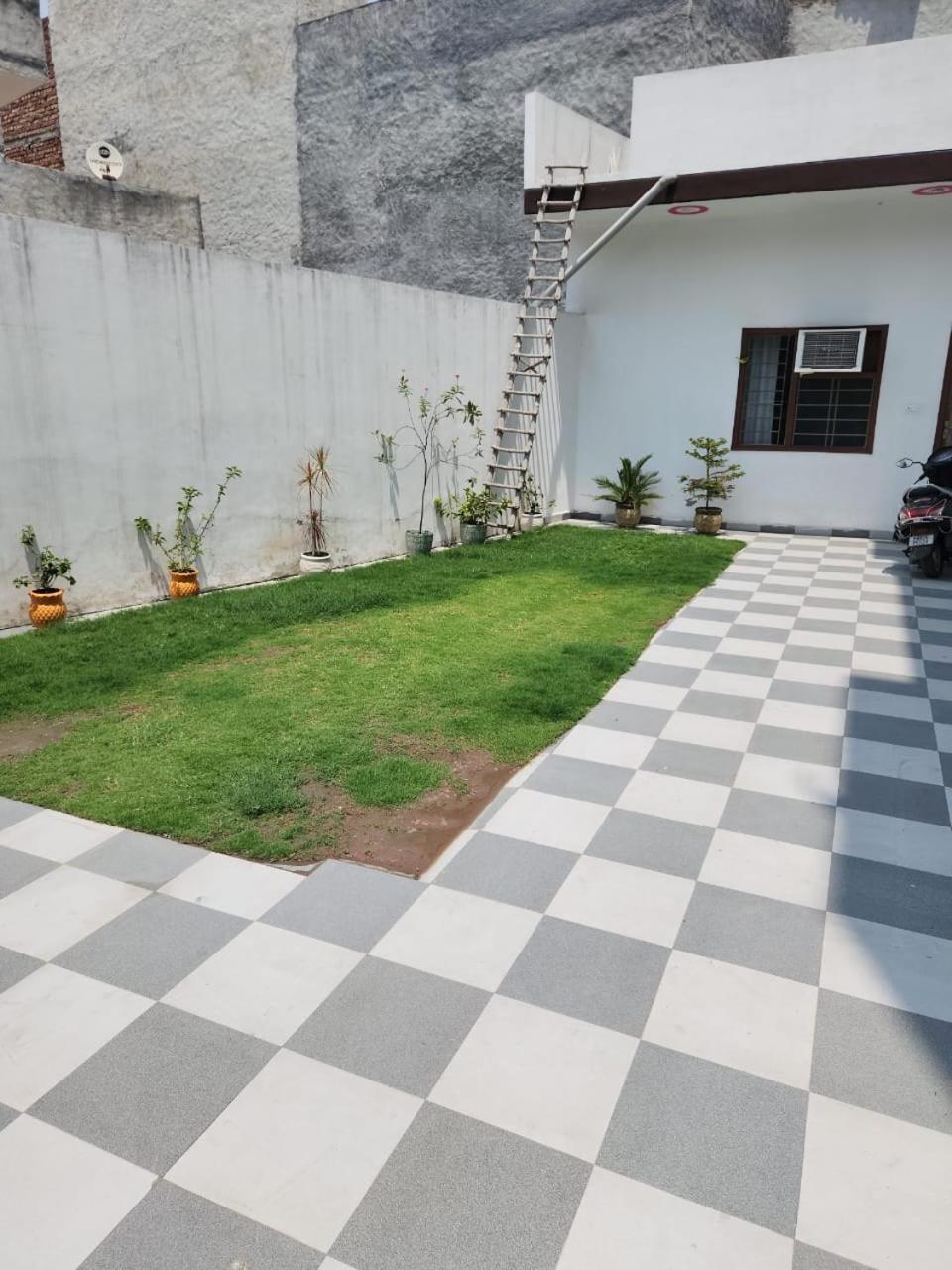 Roop Niwas Bed & Breakfast Amritsar Exterior photo